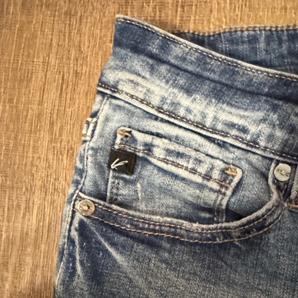 KanCan Blue Distressed Cropped Jeans - Picture 3 of 10